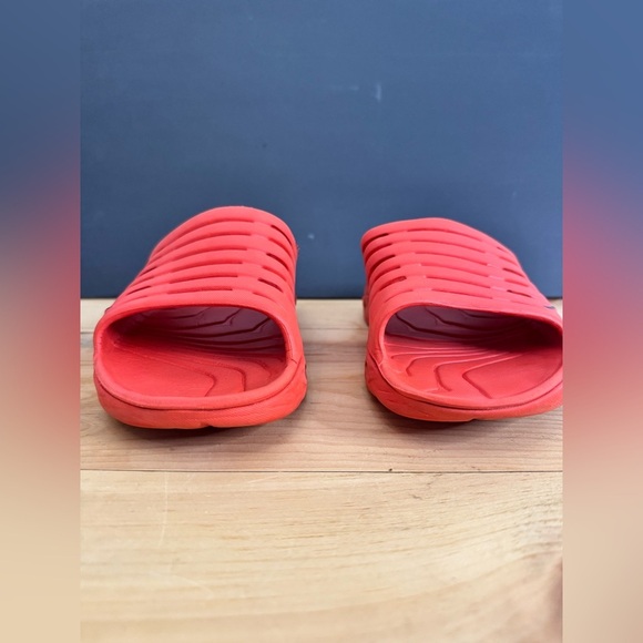 Unisex Hoka One One Ora Recovery Coral Oversized Midsole Meta-Rocker Slides M7W9 - Picture 3 of 12